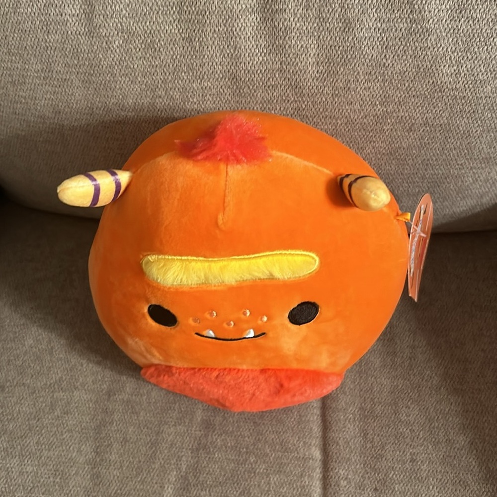 NWT, Ernest squishmallow